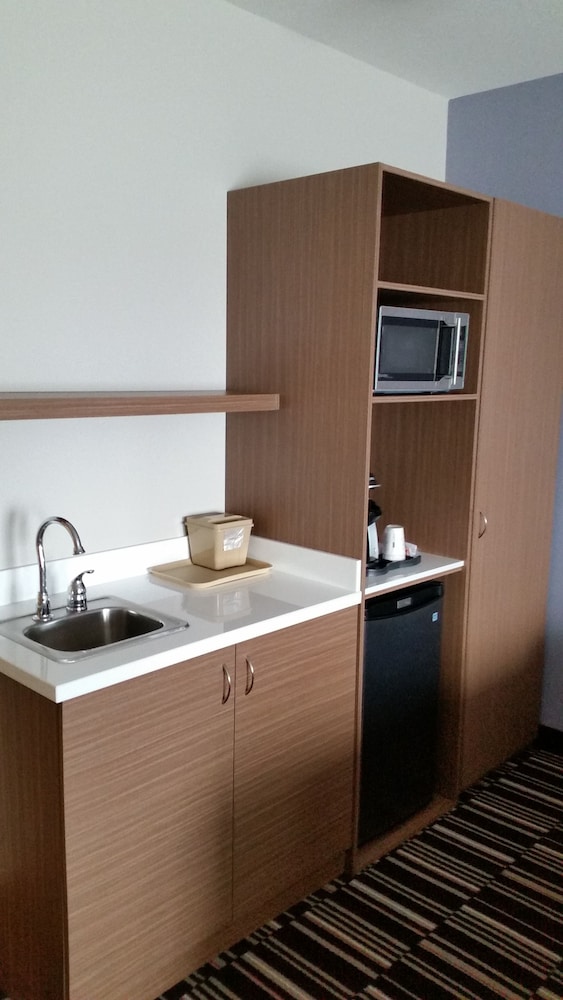 Microtel Inn & Suites By Wyndham Bonnyville 36/43