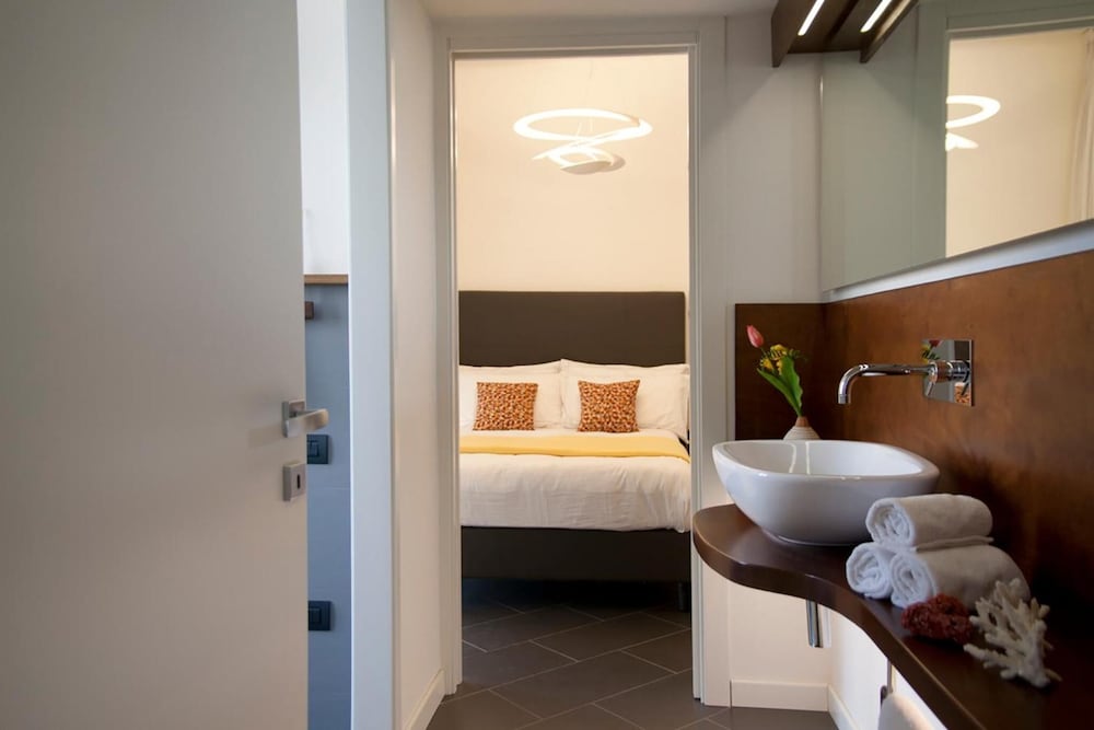 Foyer Boutique Hotel 43/45