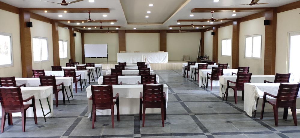 KISHKINDA HERITAGE RESORT 29/50