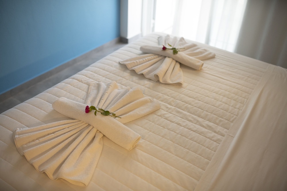 Niriides Hotel 21/47