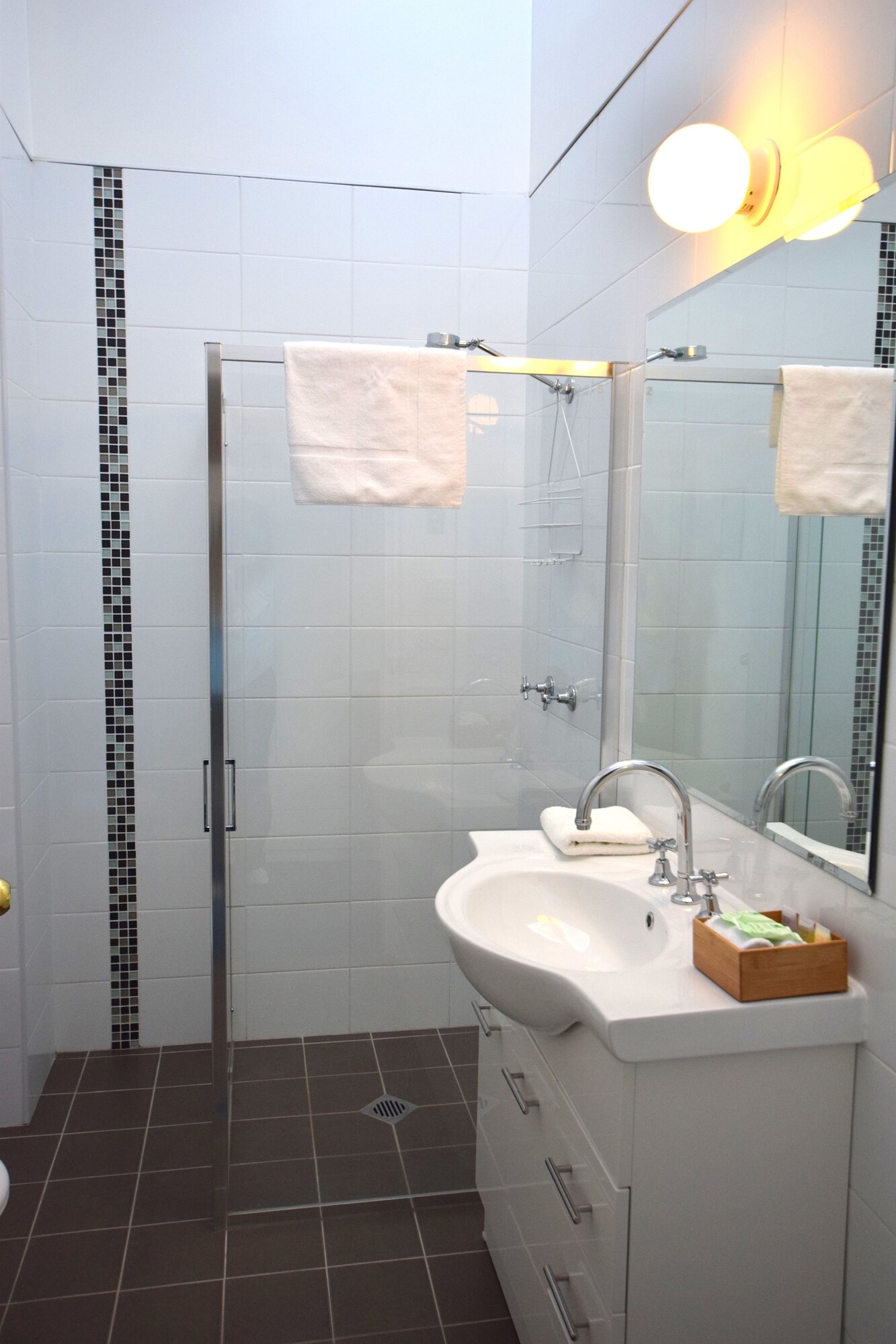 Deluxe, 1 Queen and 1 Bunk Bed, Lake View, High Floor