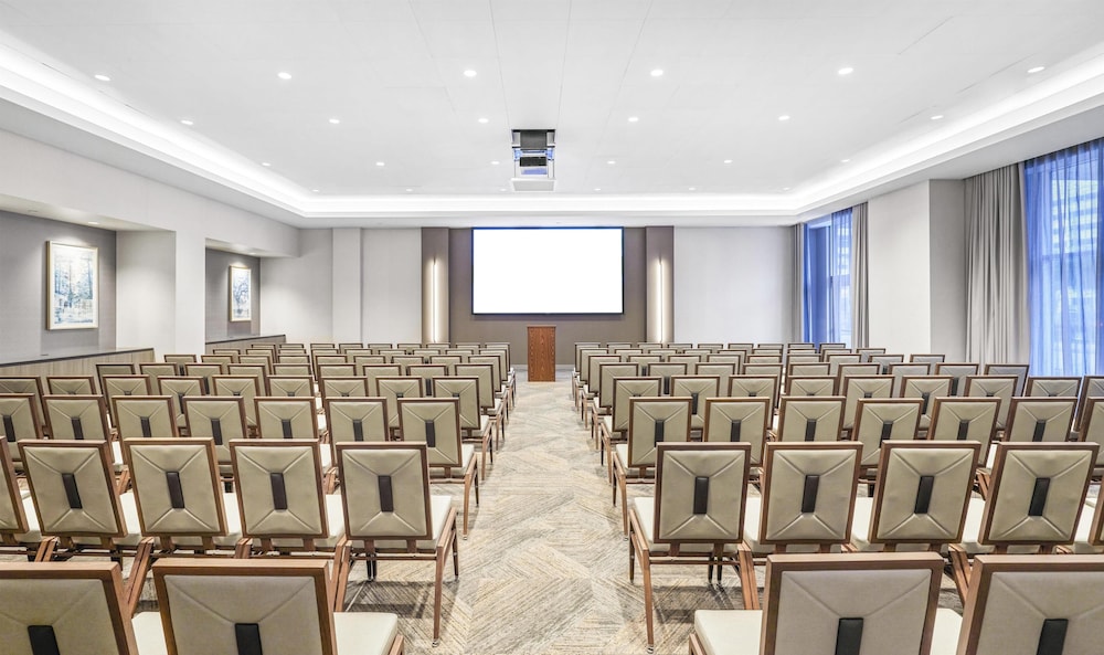 Hyatt Place Houston Medical Center 32/38