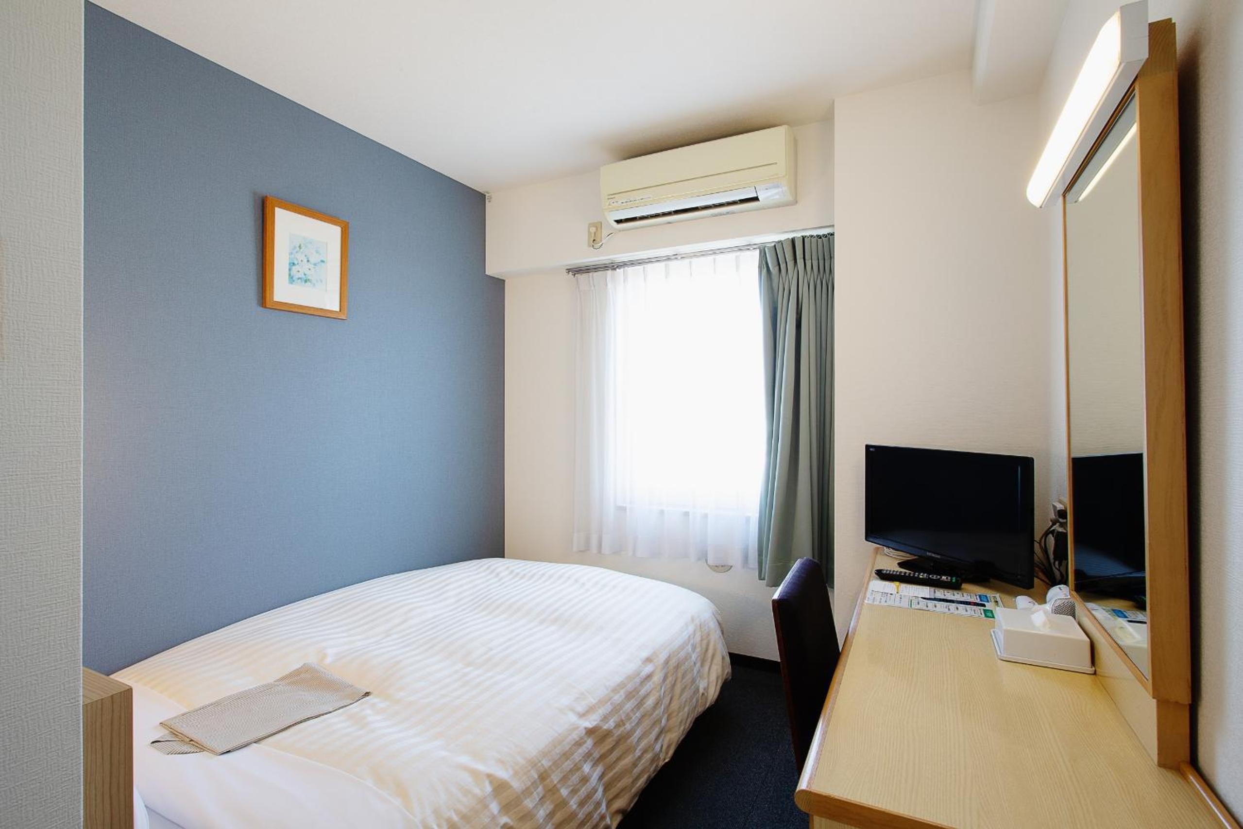 Room, Single