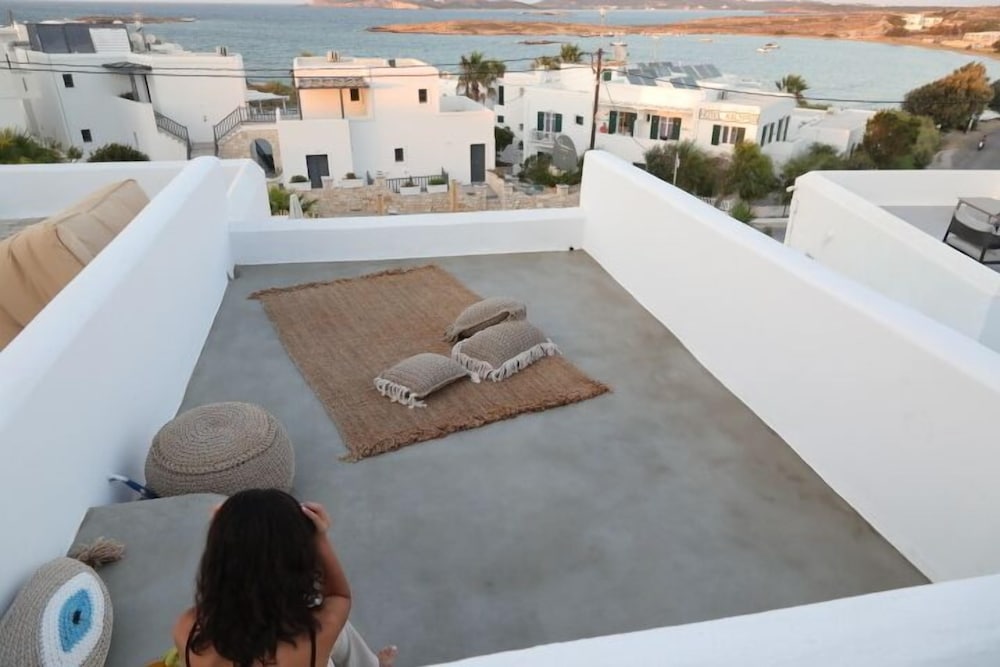 Sandaya Luxury Suites in PAROS
