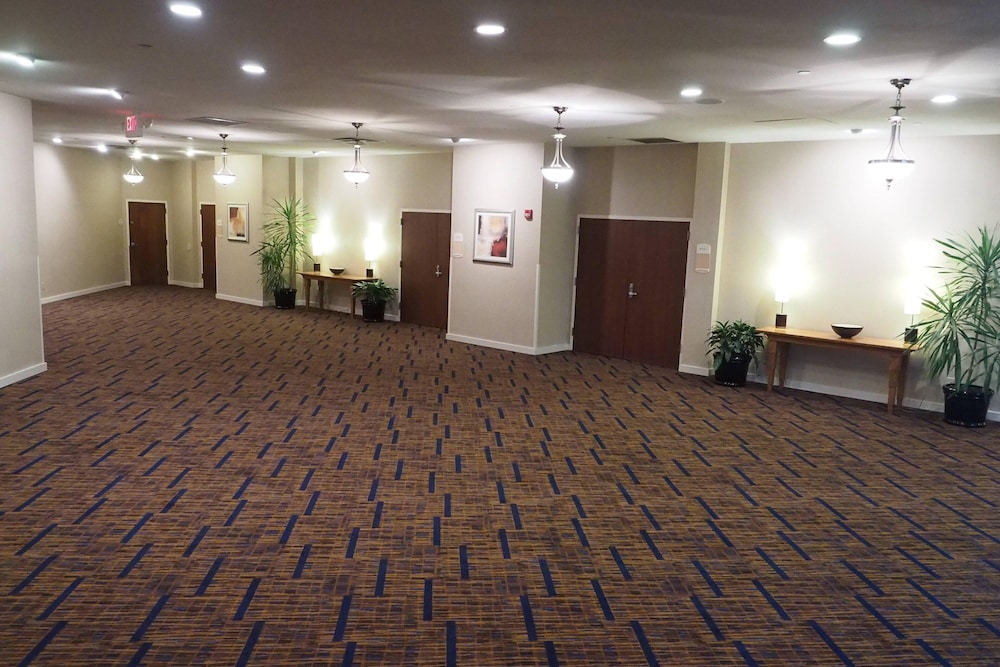 Lobby at Courtyard by Marriott Columbus West, COLUMBUS - OH