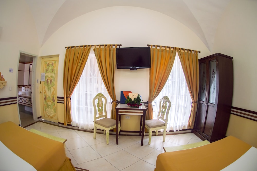 Centro Hotel Villa las Margaritas 43/68