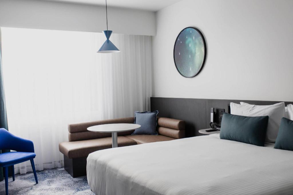 Superior, Single, King Bed