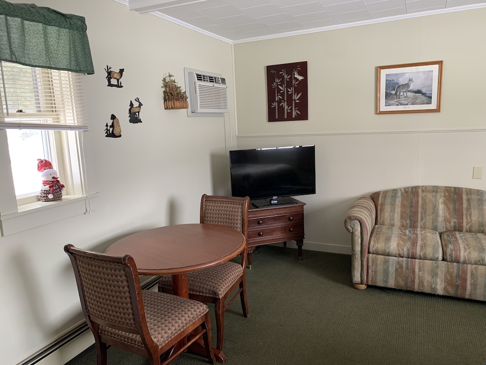 Carroll Motel & Cottages 23/42