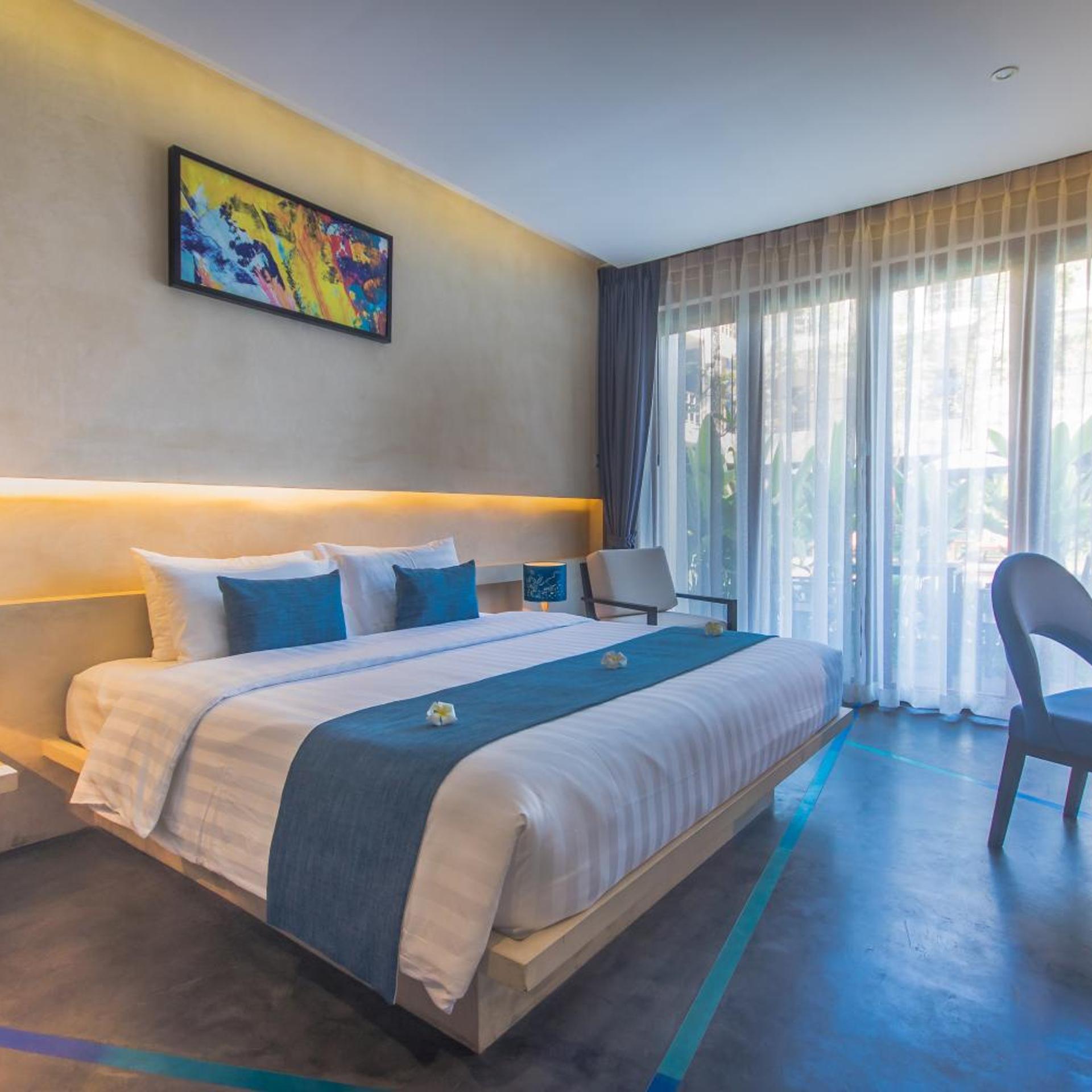 DELUXE DOUBLE POOL VIEW
