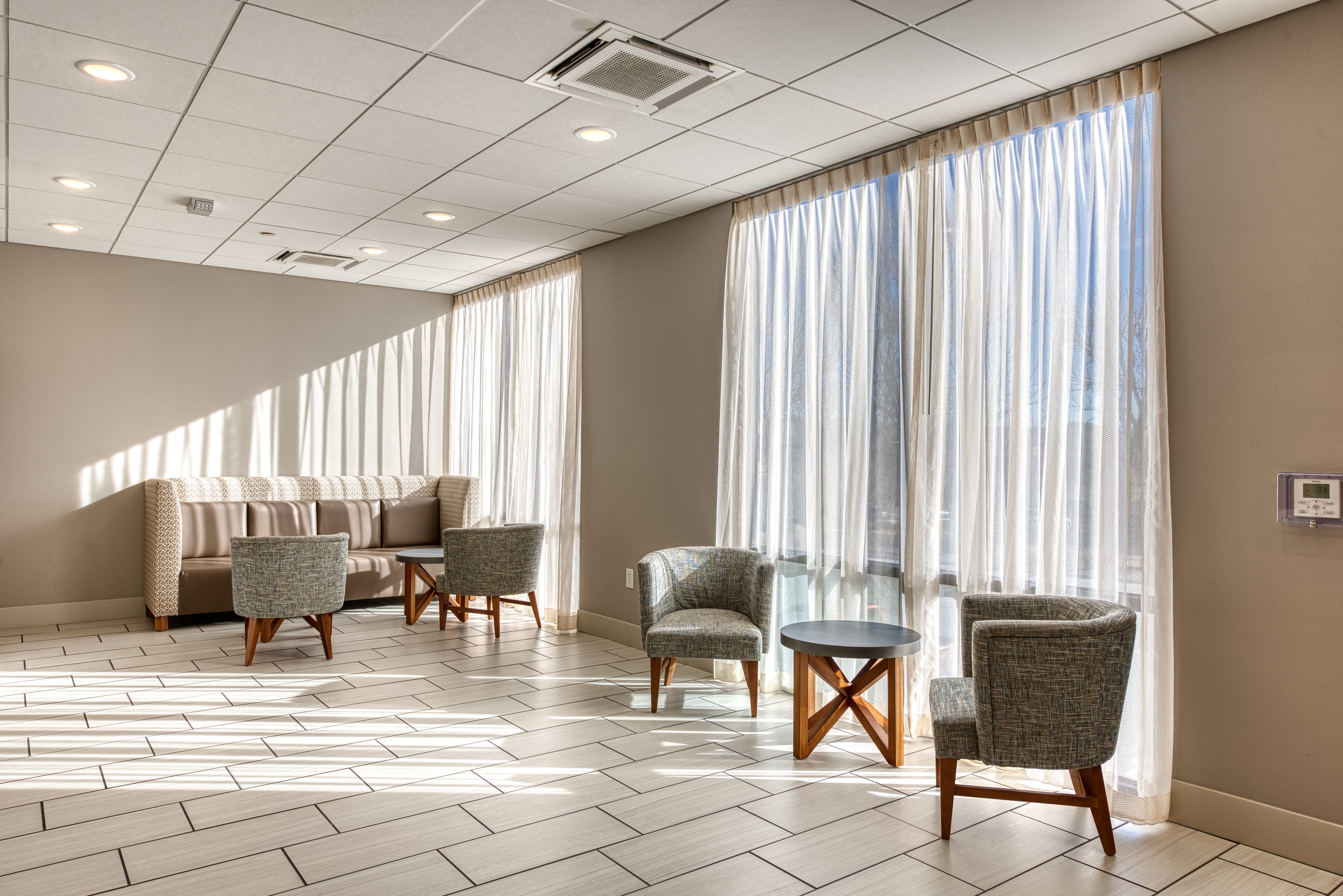 Holiday Inn Express and Suite Manitou Spring 38/54