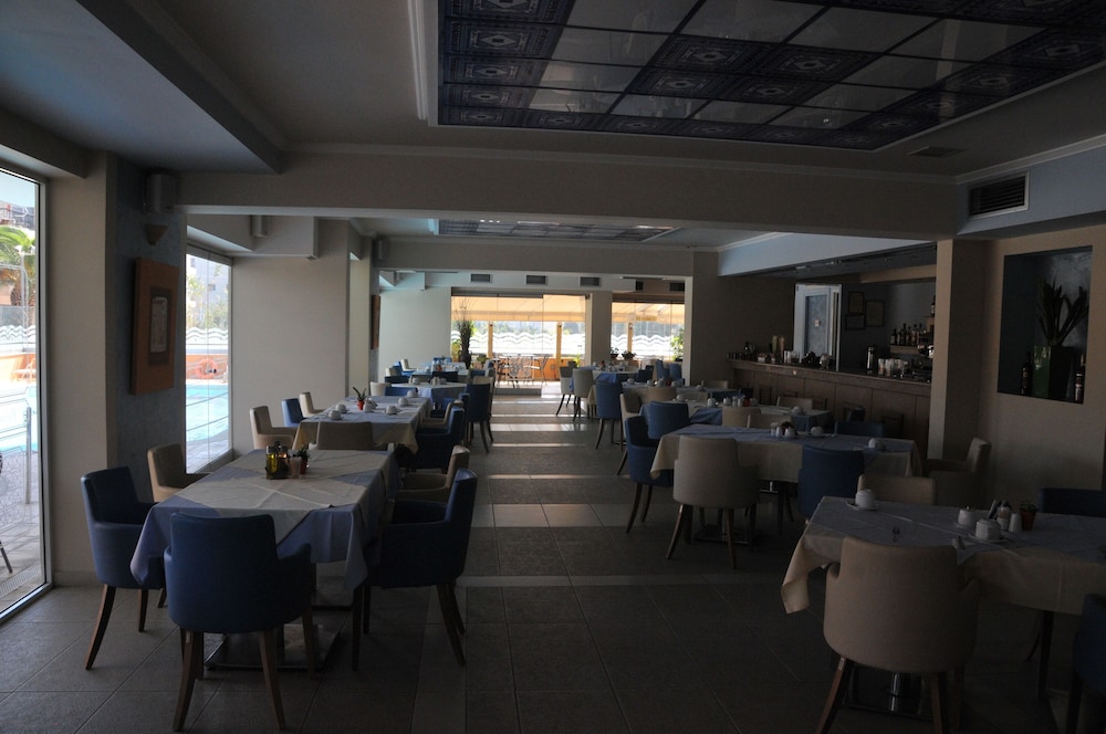 Philoxenia Hotel 59/75