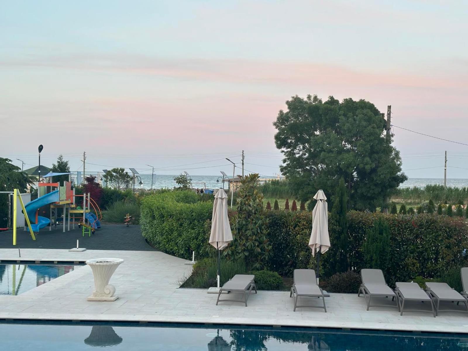 Aquamarine Hotel 43/49
