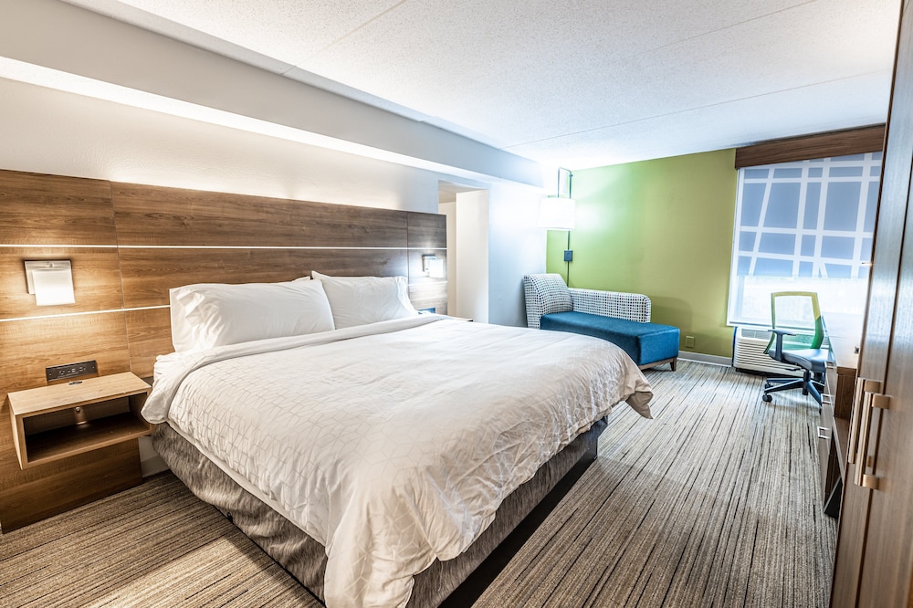 Holiday Inn Express Indianapolis South 16/54