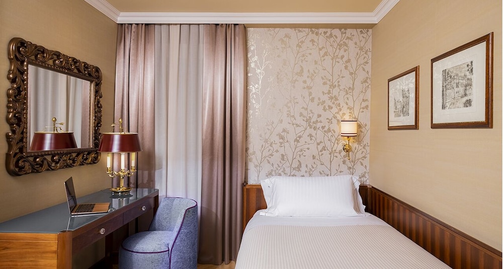 Hotel Accademia Verona 33/80