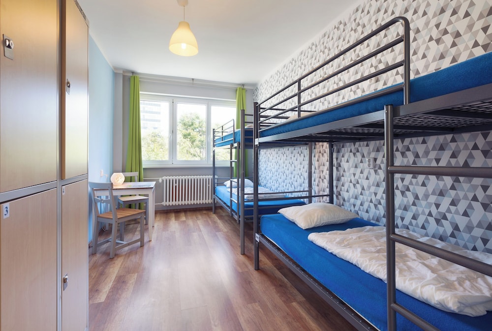 Patio Hostel 17/50