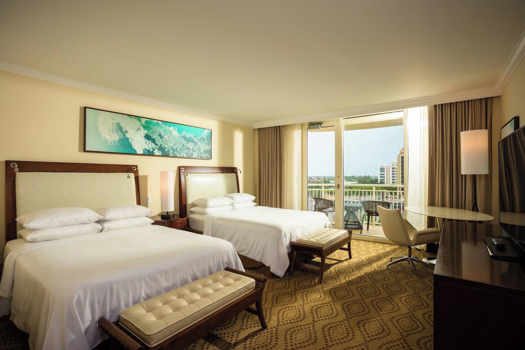 ROOM, 2 QUEEN BEDS, PARTIAL GULF VIEW, BALCONY