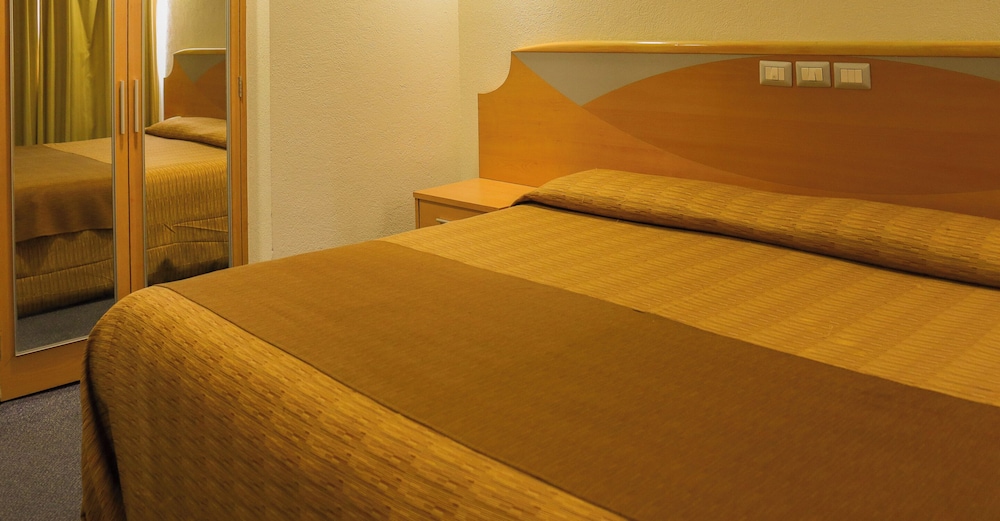 Hotel Milan 14/28
