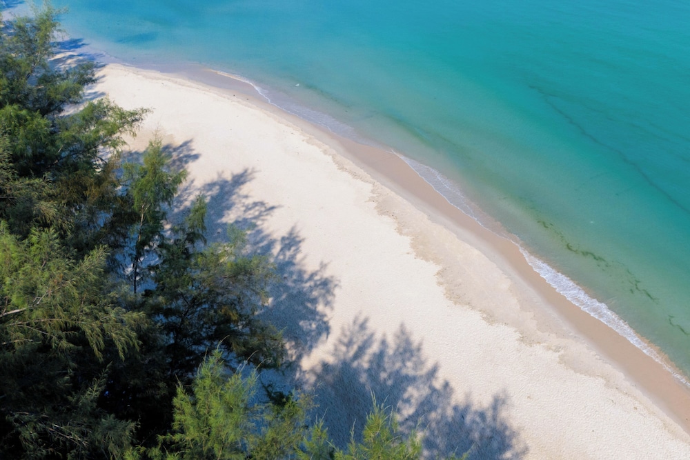 Bella Nara Phuket Naiyang Beach 46/50