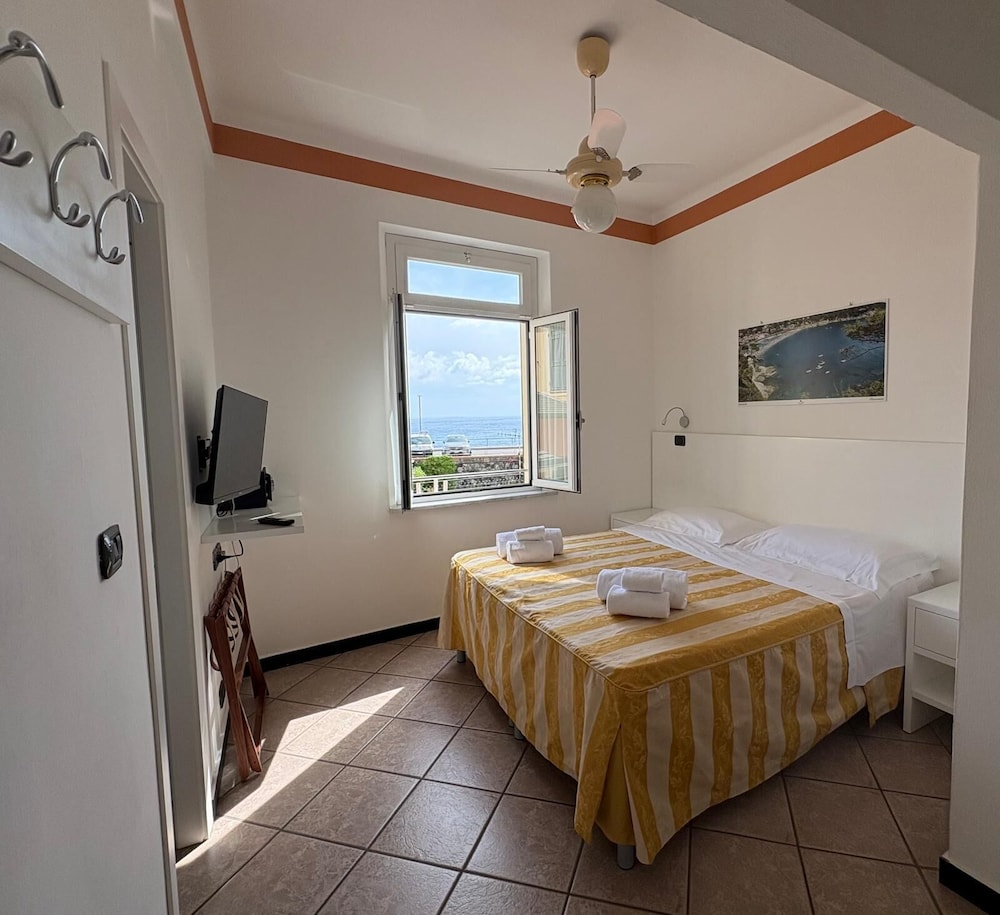 Hotel delle Rose 26/72