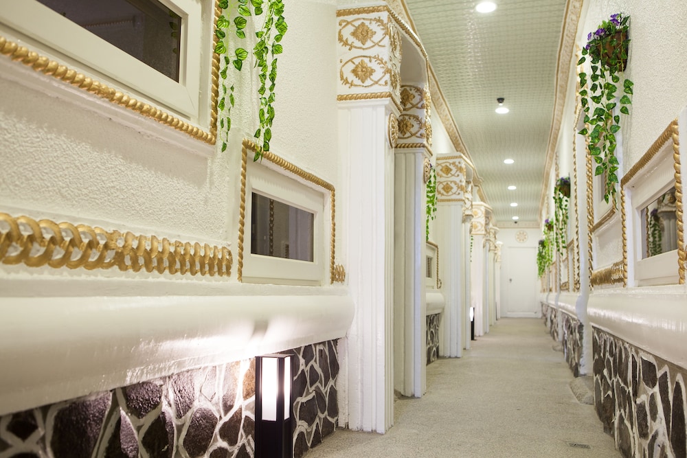 Olle Hotel 10/50