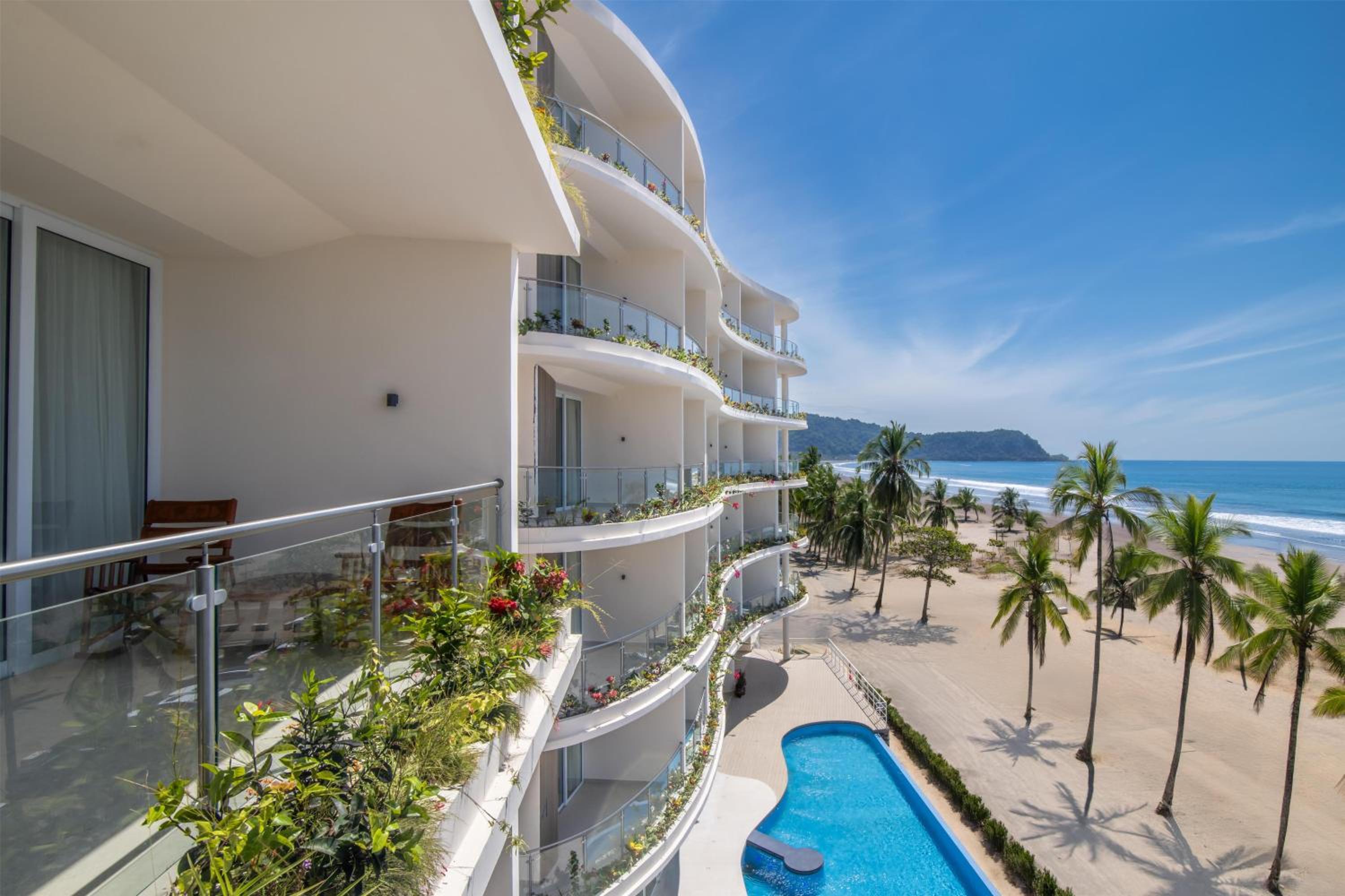Claritas Beach Bar & Resort, WorldHotels Elite 62/70