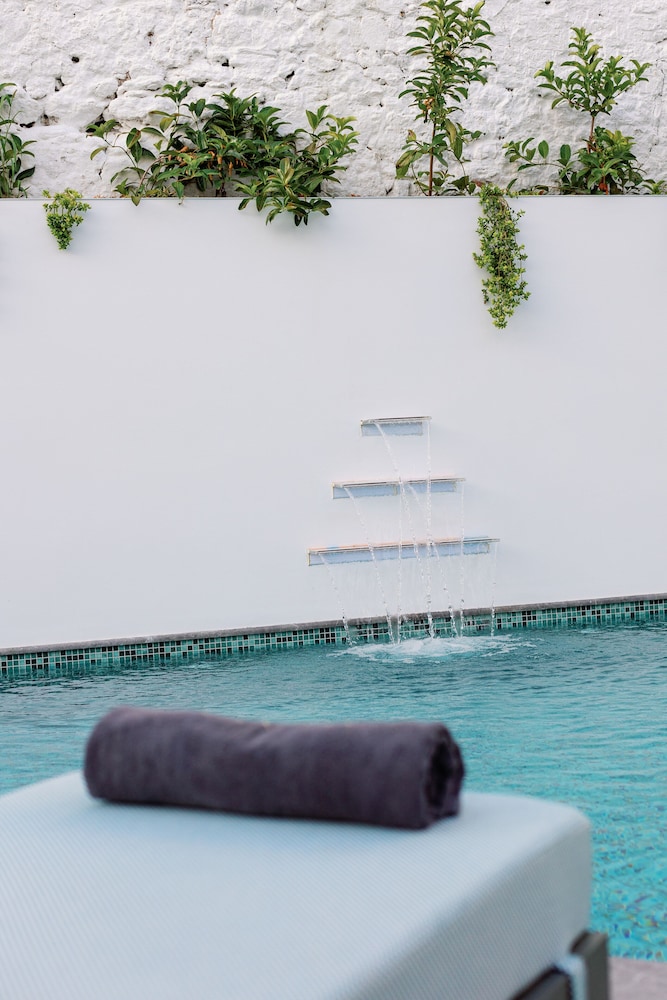 Dioni Boutique Hotel 45/45