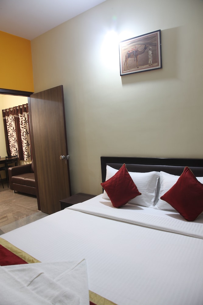 Tranzotel Bangalore Airport Hotel 12/47
