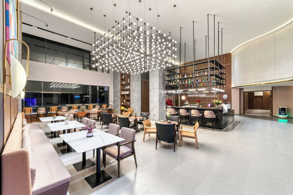 UrCove by Hyatt Jiashan Center 3/7