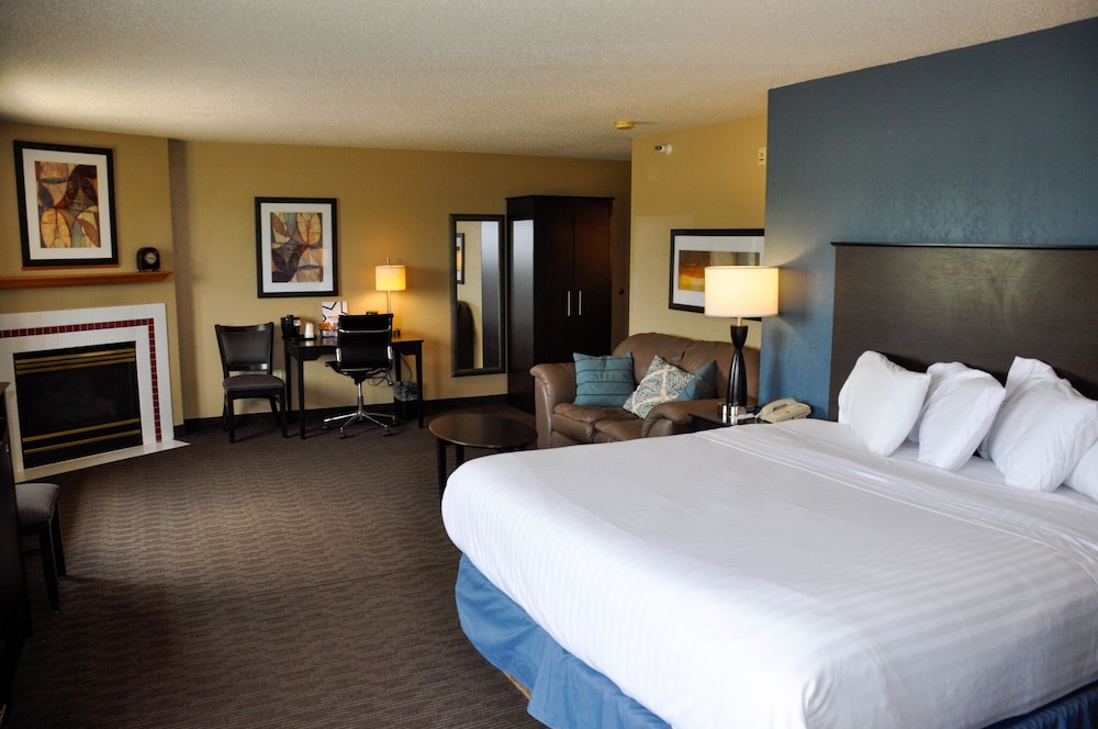 AmericInn by Wyndham Clear Lake 8/52