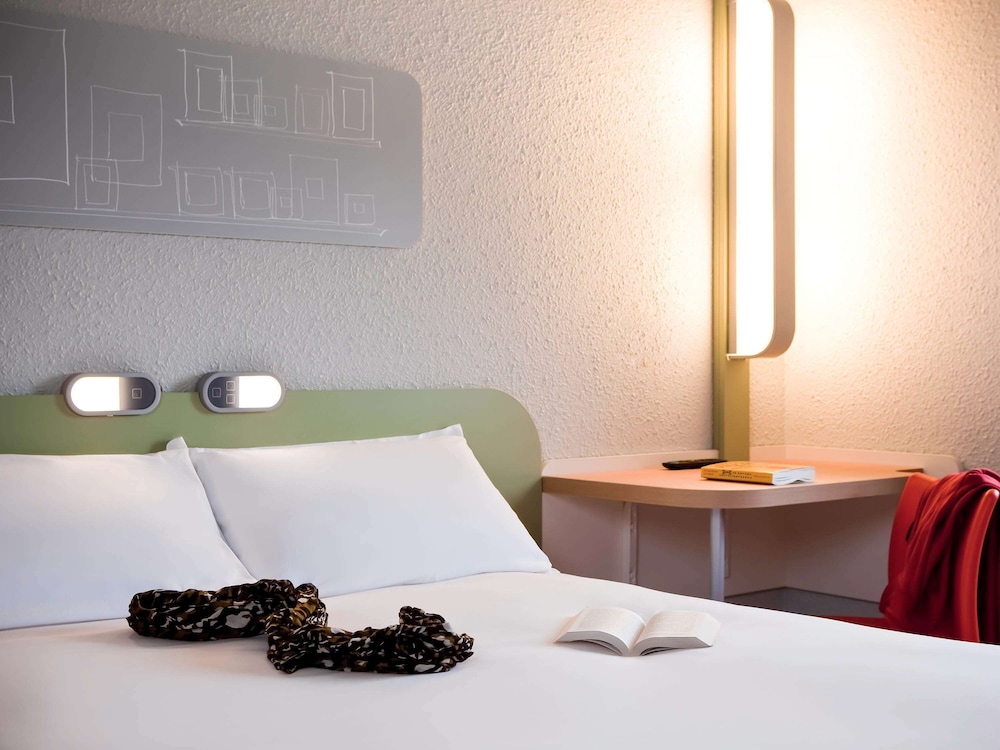 Ibis Budget Pontault Combault Rn4 Marne La Vallee 25/40