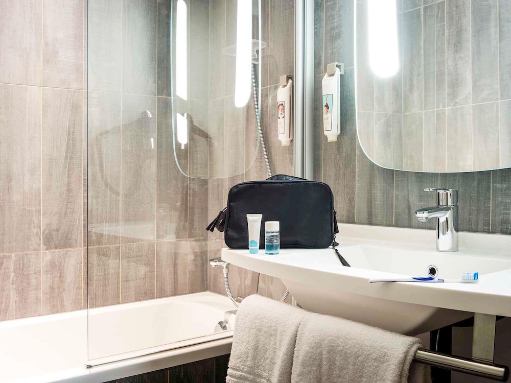 Ibis Annemasse 50/50