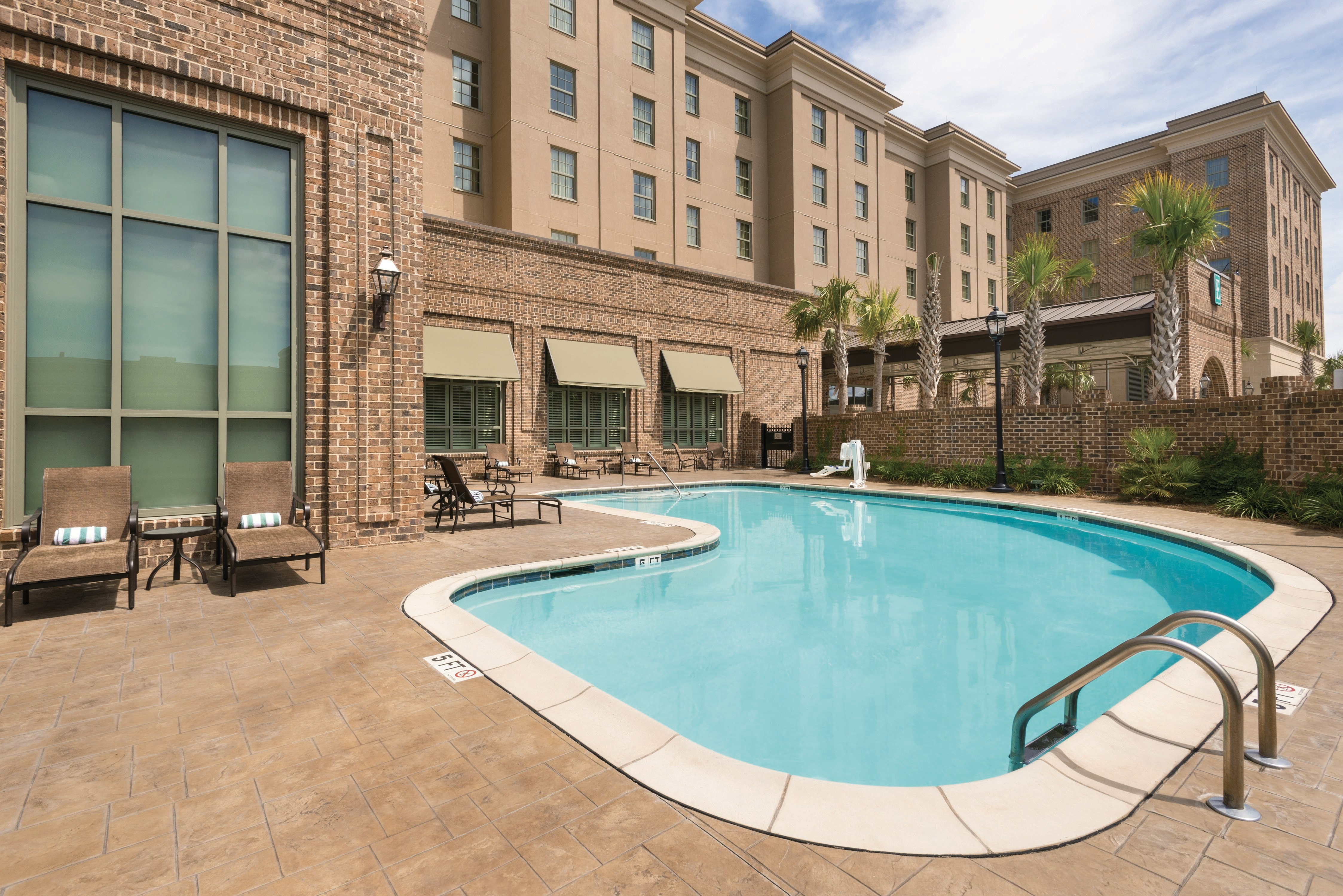 Embassy Suites by Hilton Savannah Historic District 34/35