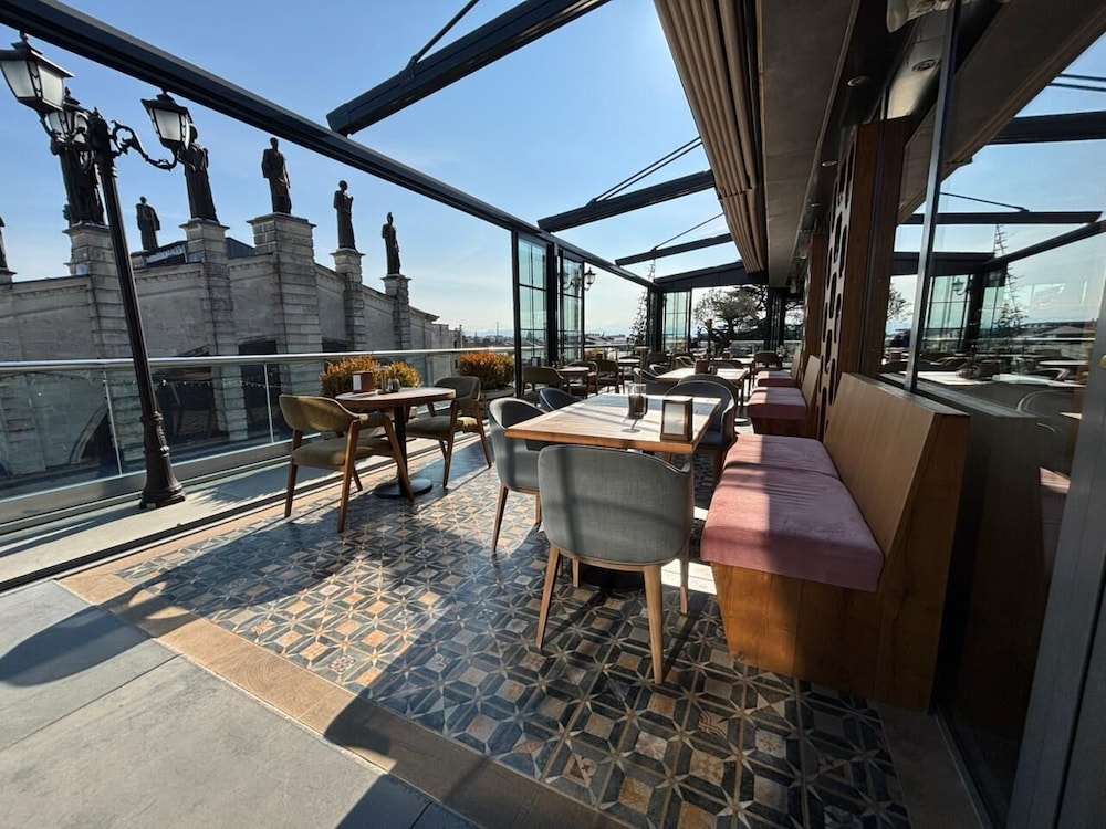Grand Opera Hotel 24/39