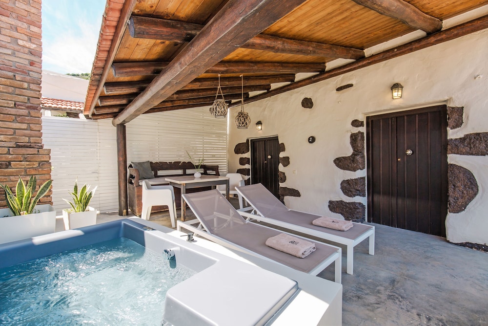 Monastery Estate Guesthouse 22/48