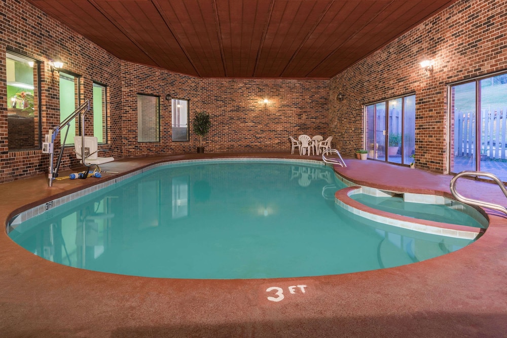Travelodge By Wyndham Airport Platte City 5/34