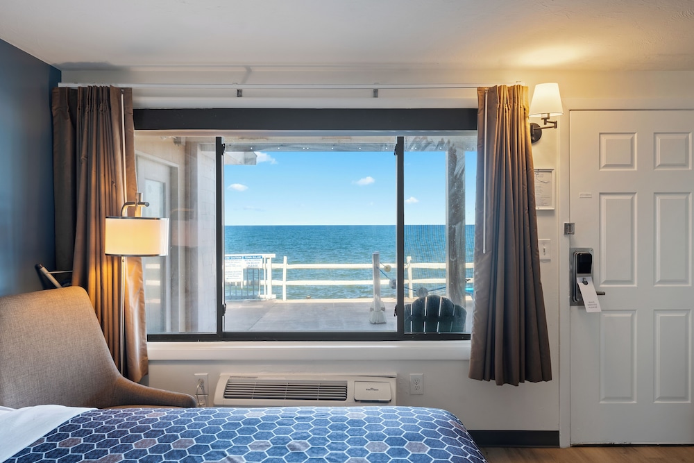 Deluxe, King Bed, Ocean View, Patio