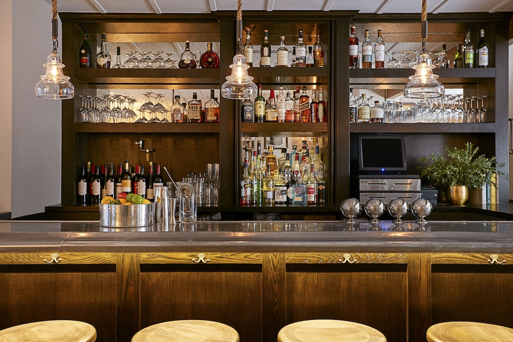 The Gregorian Hotel 40/50
