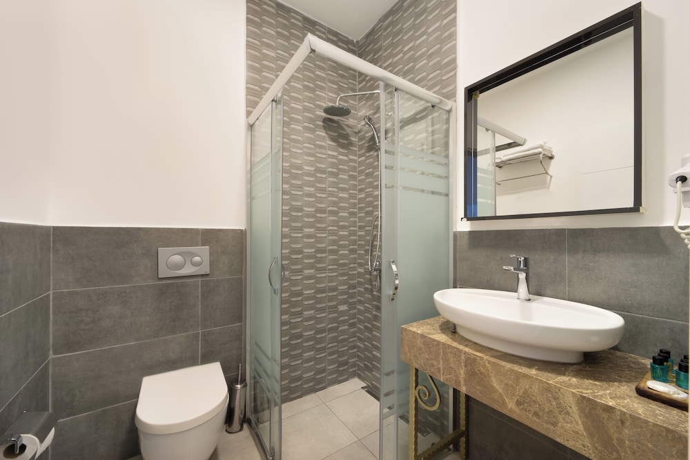 Des Suites Hotel 51/53