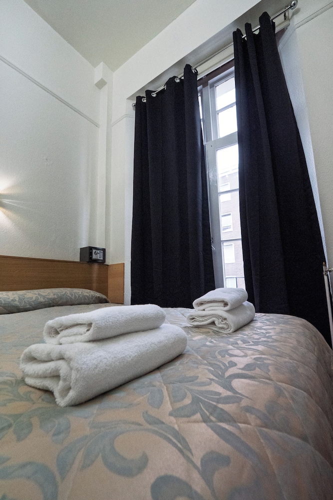 St George Paddington Hotel 12/49