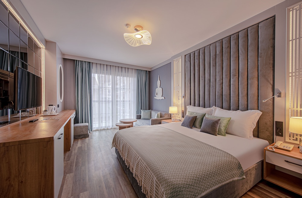 Siam Elegance Hotels and Spa 5/35
