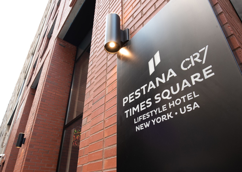 Pestana CR7 Times Square 2/76