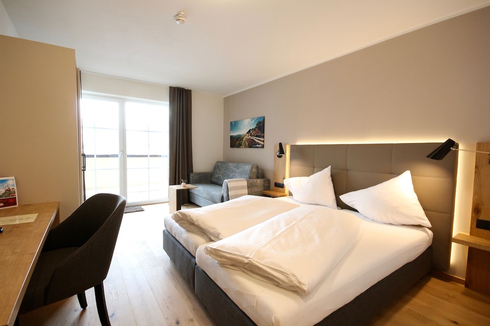 Plus, Comfort, King Bed, Mountain View, Sofa, Balcony