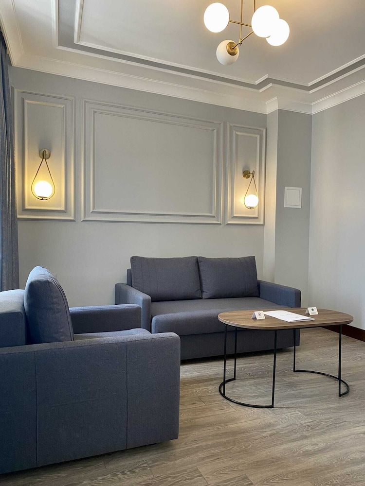SUPERIOR, STUDIO, SUITE, CITY VIEW