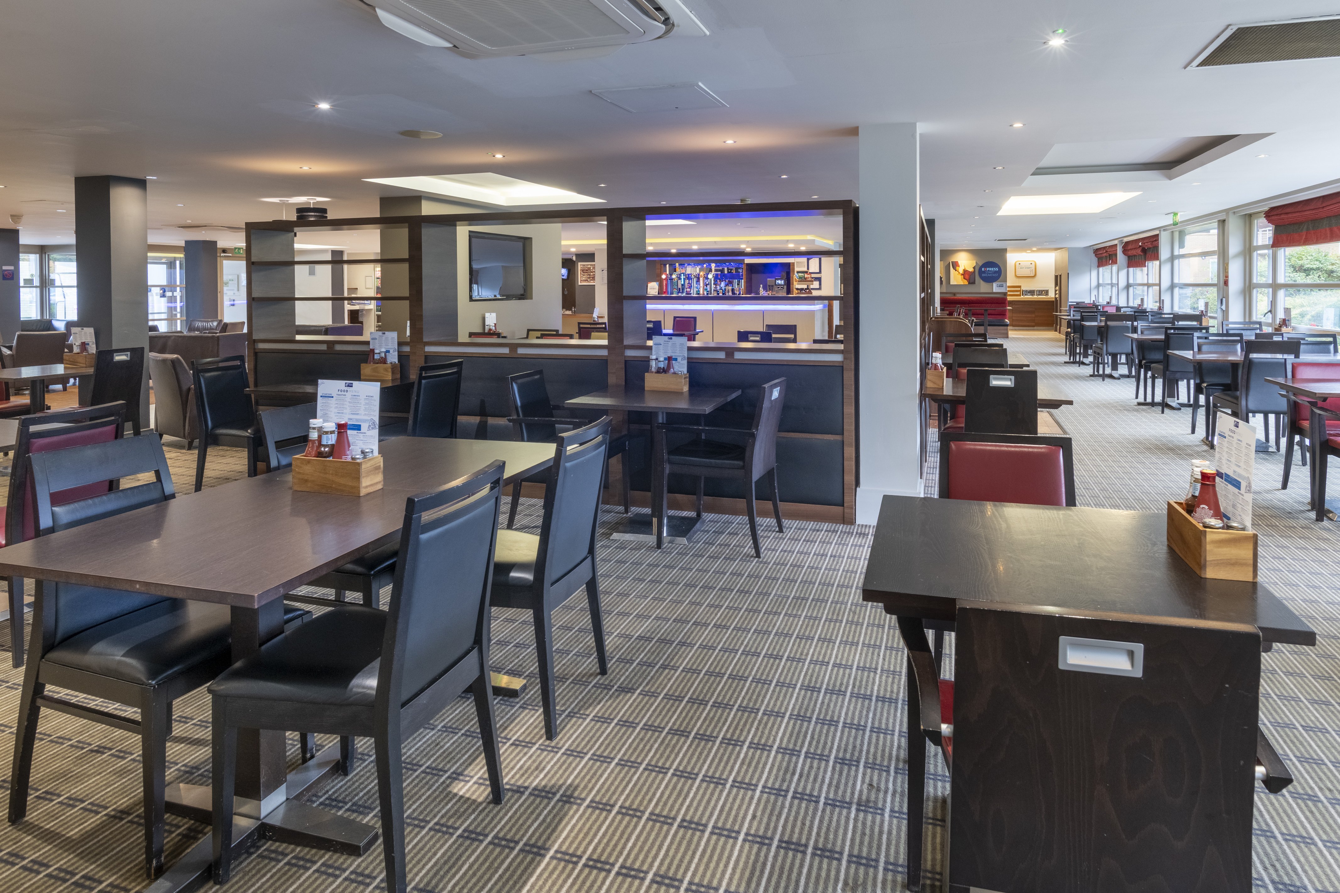 Holiday Inn Express Milton Keynes 16/46