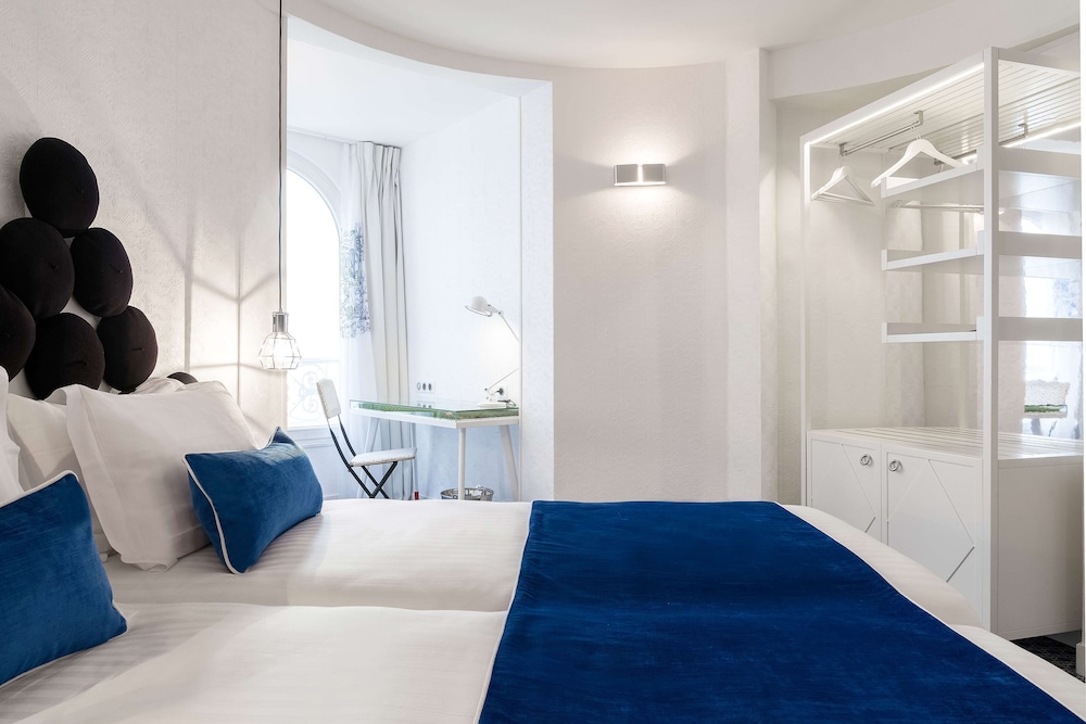 Hotel 34B Astotel (ex-Bergere Opera) 35/74