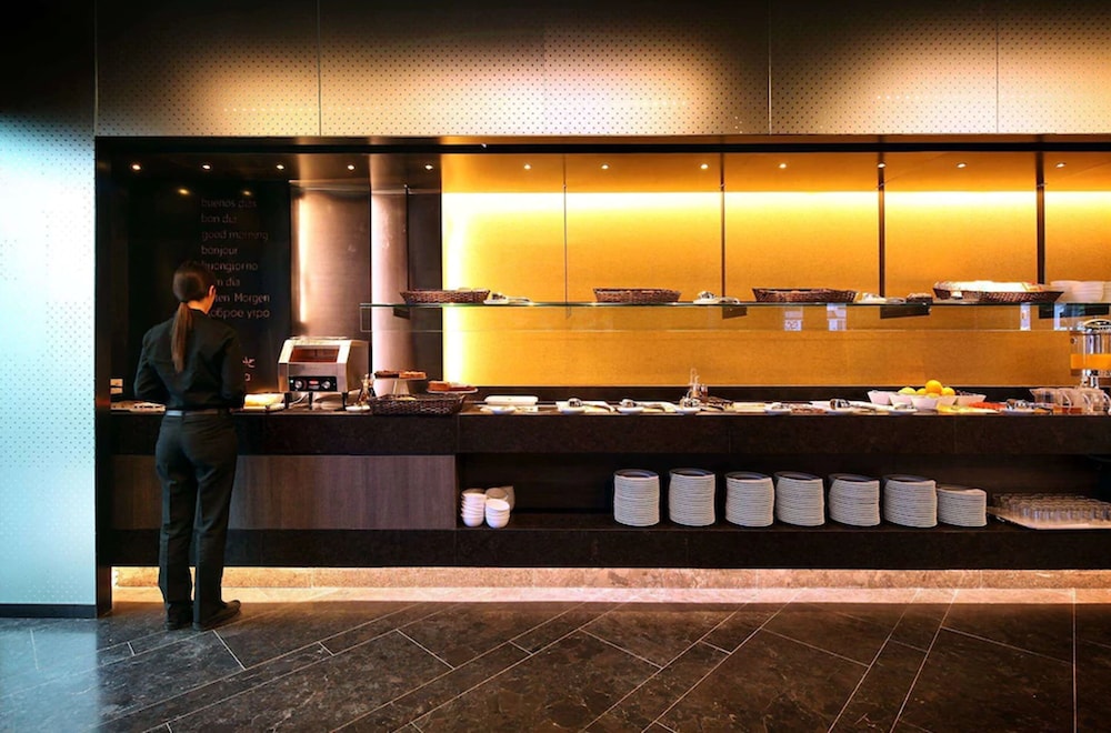 OLIVIA BALMES HOTEL 11/67