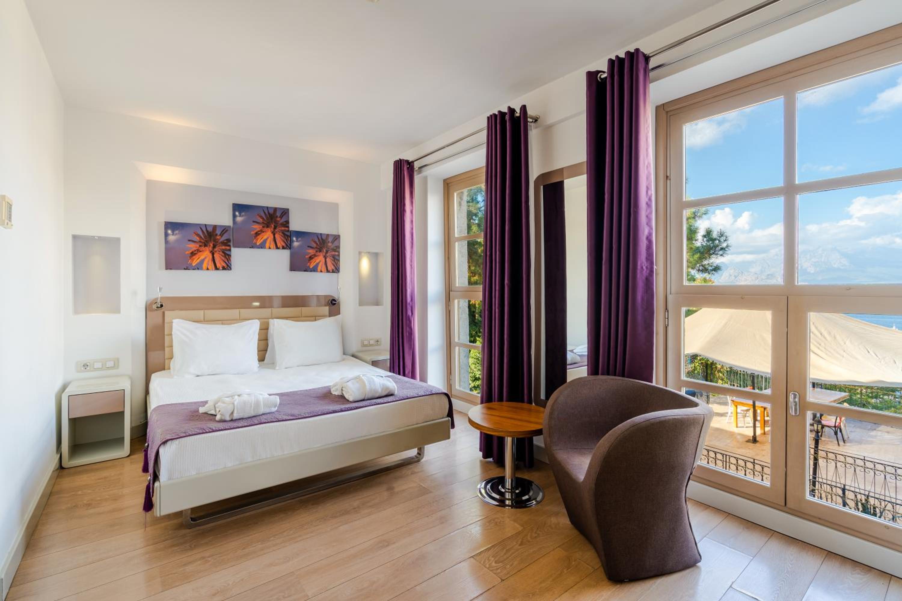 Standard, Double Bed, Lateral Side Sea View، Puding Hotel 10/10