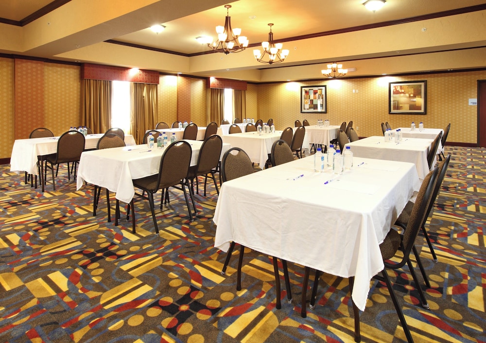 Holiday Inn Express Hotel And Suites Van Buren Ft Smith Area 62/70