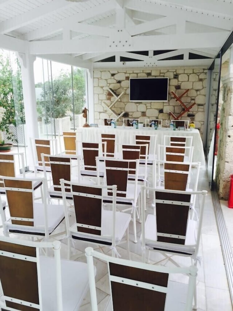 Alacati Onoda Hotel 28/34
