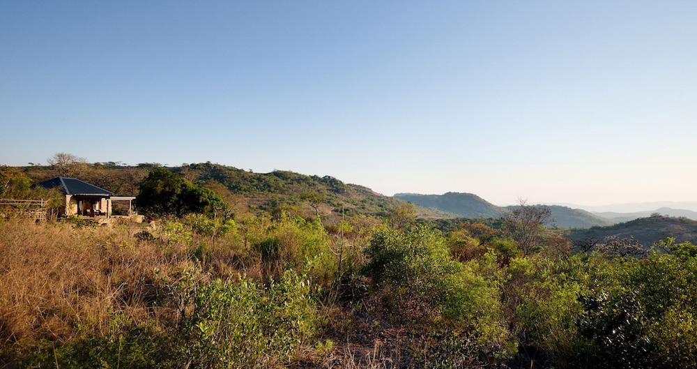 Tomjachu Bush Lodges 70/74